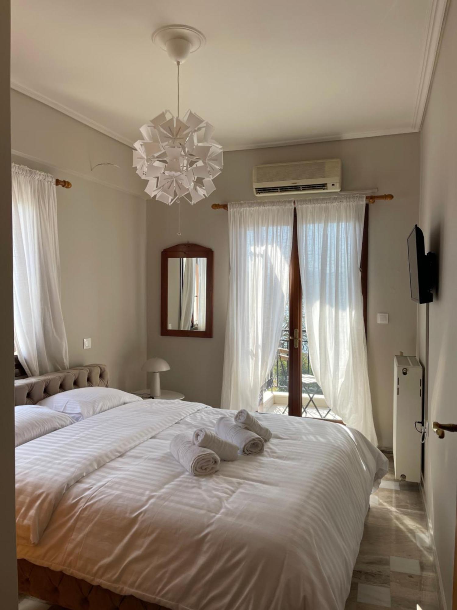 Regina Hotel Nafpaktos Exterior foto