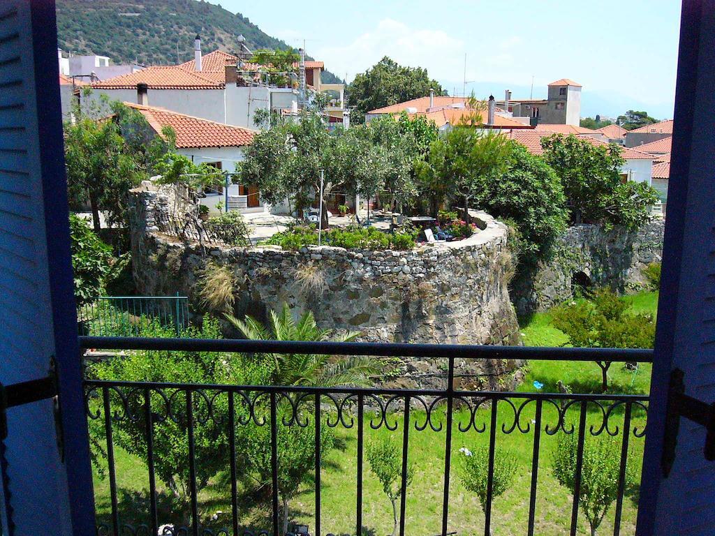Regina Hotel Nafpaktos Zimmer foto